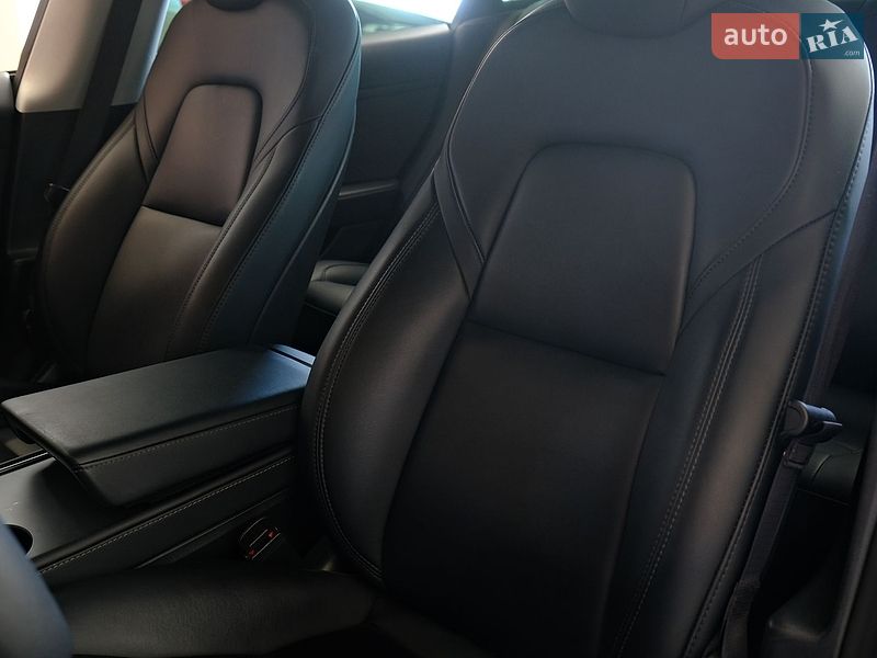 Седан Tesla Model 3 2023 в Одесі