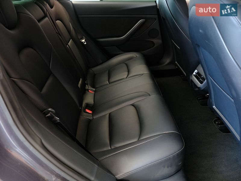 Седан Tesla Model 3 2023 в Одесі
