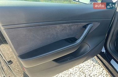 Седан Tesla Model 3 2018 в Переяславе