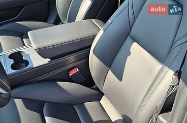 Седан Tesla Model 3 2022 в Харкові