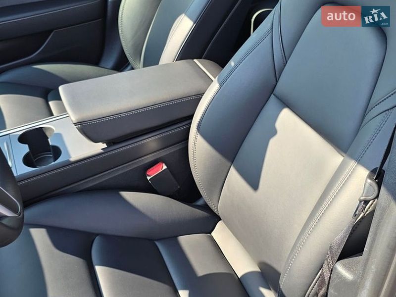 Седан Tesla Model 3 2022 в Харкові