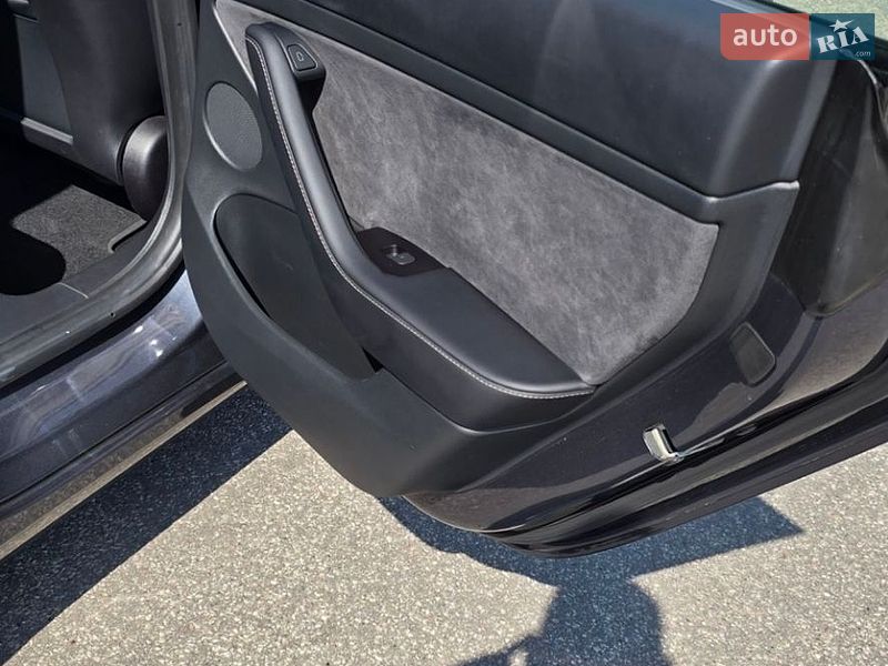 Седан Tesla Model 3 2022 в Харкові