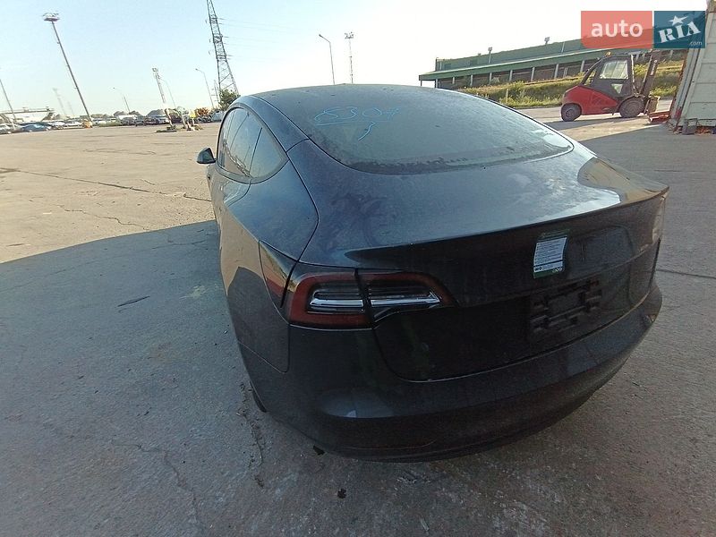 Седан Tesla Model 3 2018 в Киеве