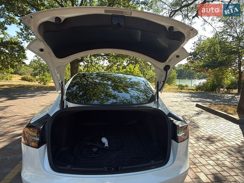 Седан Tesla Model 3 2021 в Кропивницькому фото 16 Седан Tesla Model 3 2021 в Кропивницькому