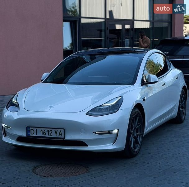 Tesla Model 3 2021