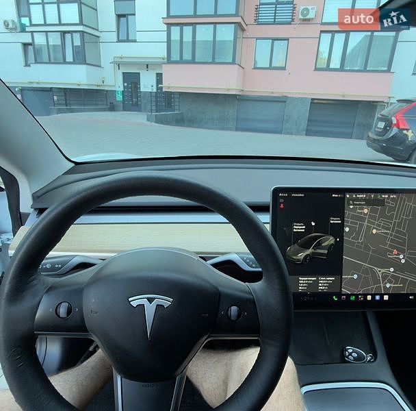 Седан Tesla Model 3 2021 в Луцке