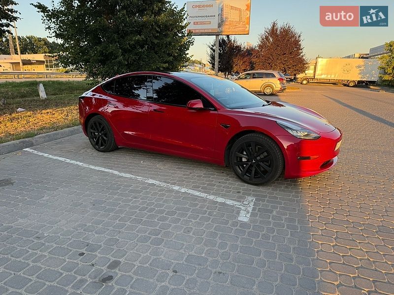 Седан Tesla Model 3 2020 в Виннице