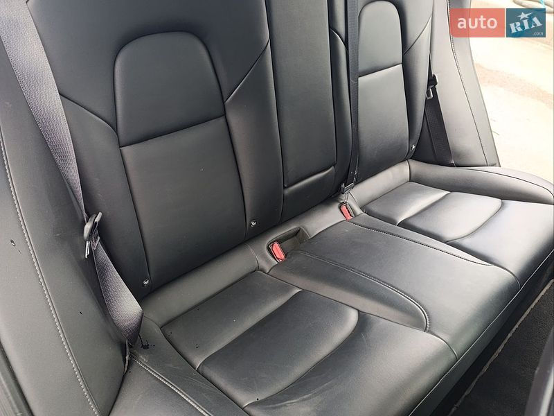 Седан Tesla Model 3 2018 в Києві