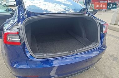 Седан Tesla Model 3 2018 в Києві