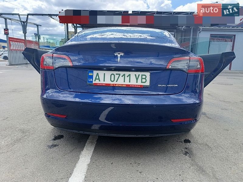 Седан Tesla Model 3 2018 в Києві
