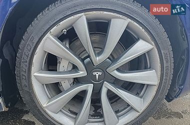 Седан Tesla Model 3 2018 в Києві