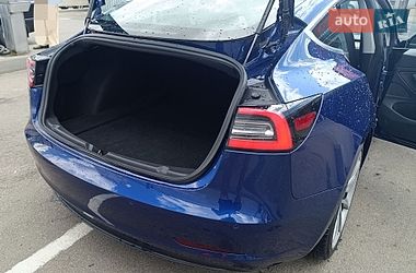 Седан Tesla Model 3 2018 в Києві