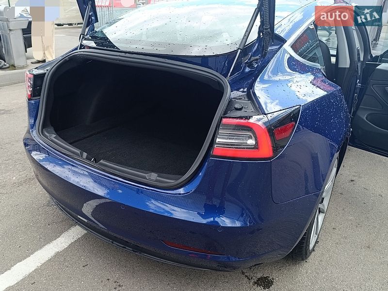 Седан Tesla Model 3 2018 в Києві