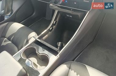 Седан Tesla Model 3 2018 в Києві