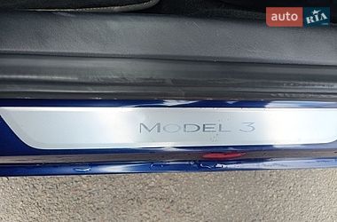 Седан Tesla Model 3 2018 в Києві
