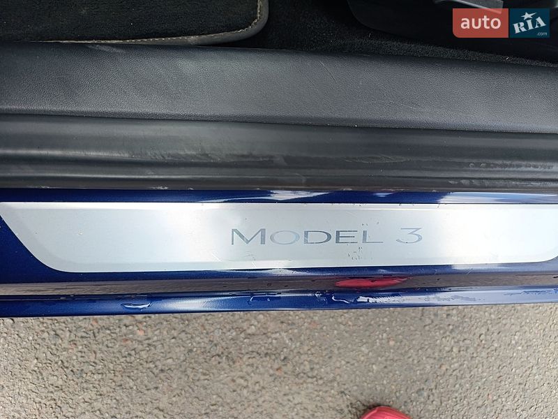 Седан Tesla Model 3 2018 в Києві