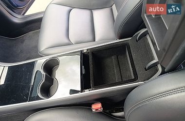 Седан Tesla Model 3 2018 в Києві