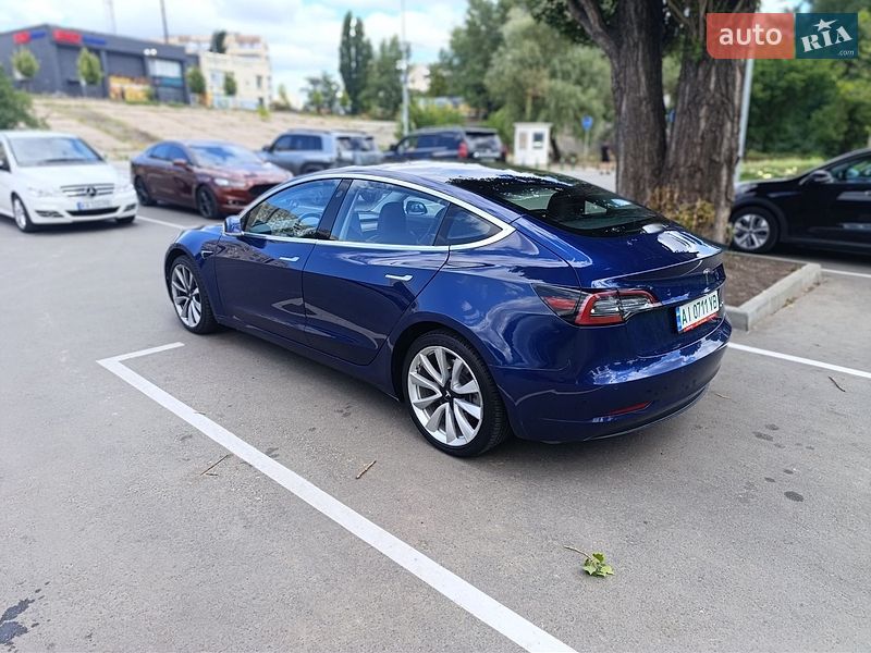 Седан Tesla Model 3 2018 в Києві