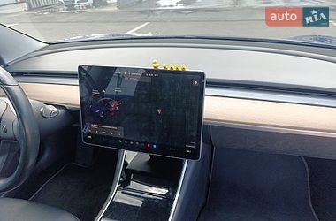Седан Tesla Model 3 2018 в Києві