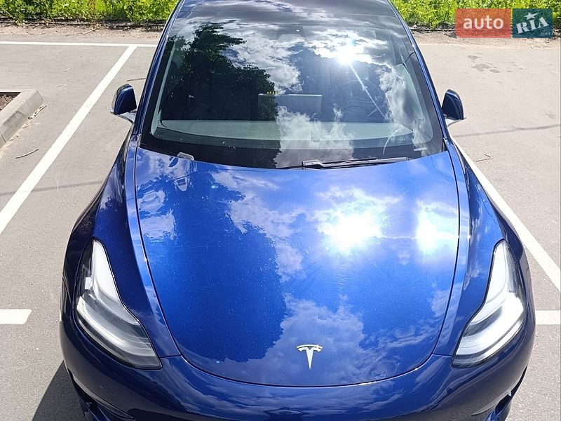Седан Tesla Model 3 2018 в Києві