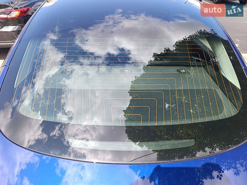 Седан Tesla Model 3 2018 в Києві
