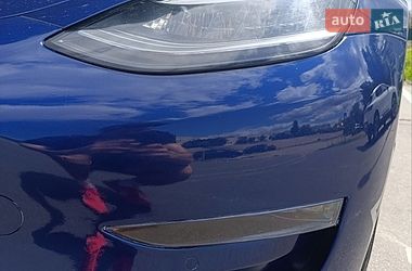 Седан Tesla Model 3 2018 в Києві
