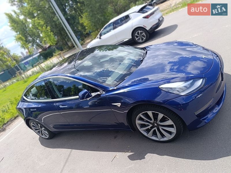 Седан Tesla Model 3 2018 в Києві