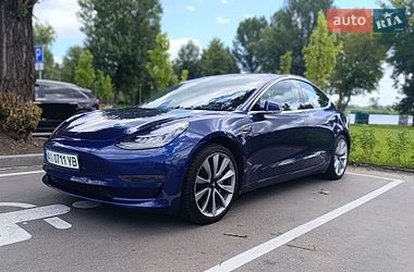 Седан Tesla Model 3 2018 в Києві