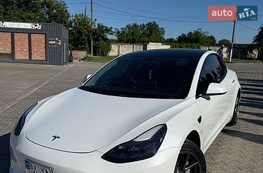 Седан Tesla Model 3 2022 в Дунаевцах