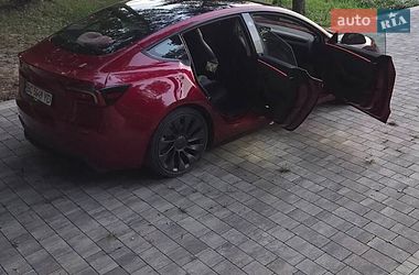 Седан Tesla Model 3 2024 в Самборе