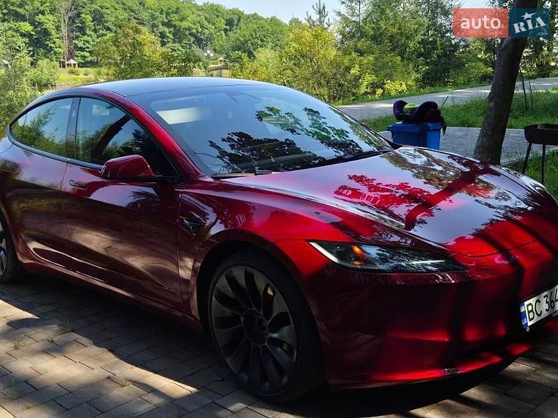Седан Tesla Model 3 2024 в Самборе