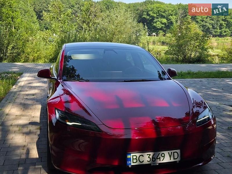 Седан Tesla Model 3 2024 в Самборе