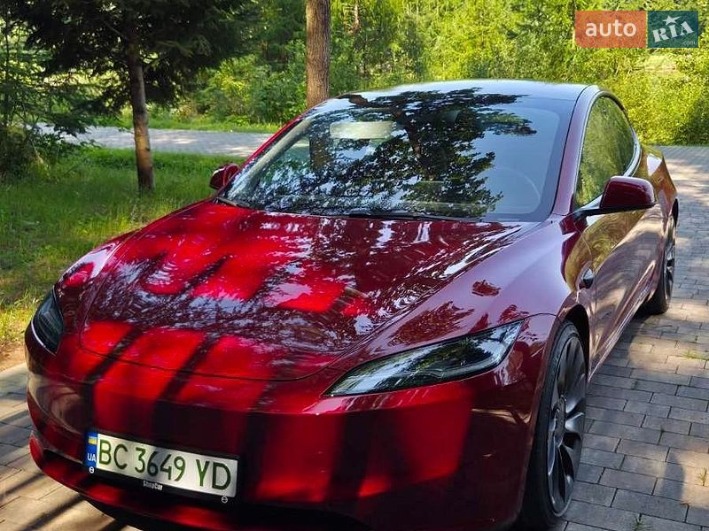 Седан Tesla Model 3 2024 в Самборе