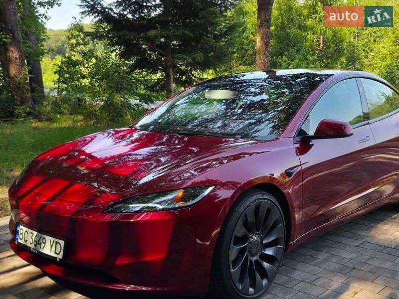Седан Tesla Model 3 2024 в Самборе