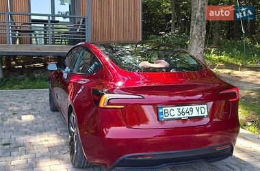 Седан Tesla Model 3 2024 в Самборе