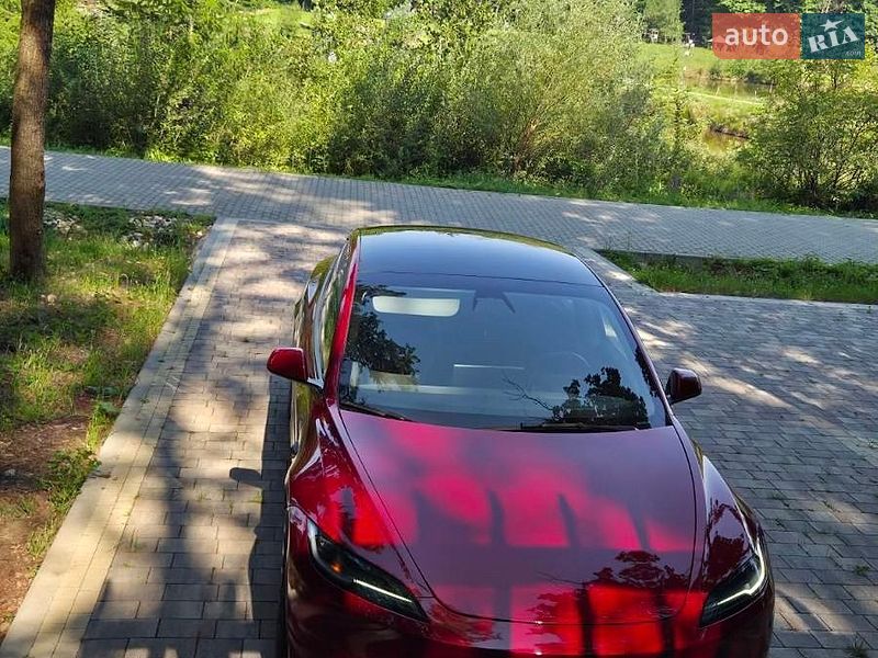 Седан Tesla Model 3 2024 в Самборе