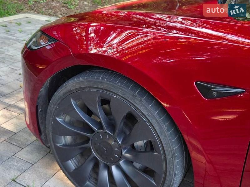 Седан Tesla Model 3 2024 в Самборе