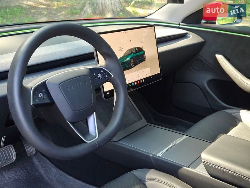 Седан Tesla Model 3 2024 в Самборе