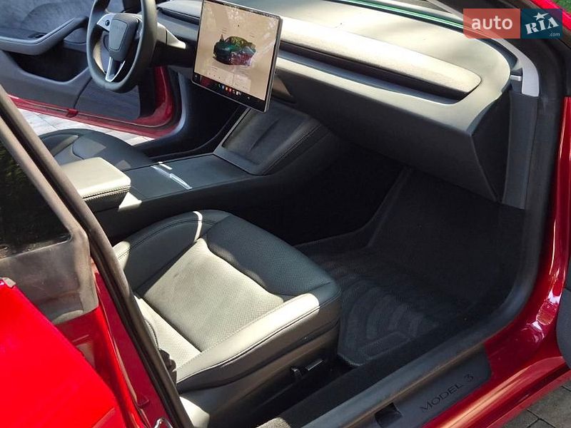 Седан Tesla Model 3 2024 в Самборе