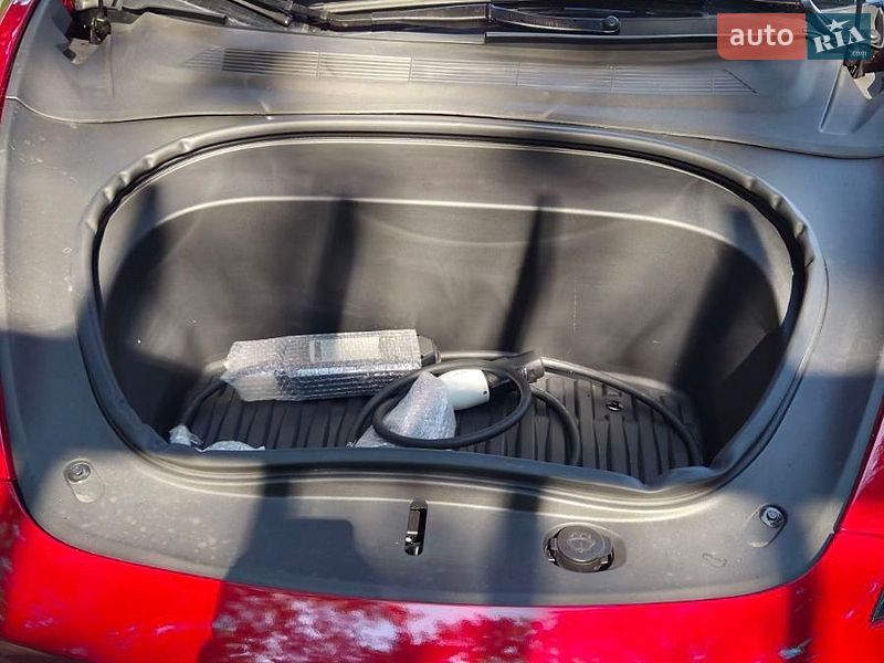 Седан Tesla Model 3 2024 в Самборе
