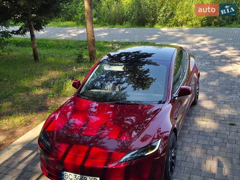 Седан Tesla Model 3 2024 в Самборе