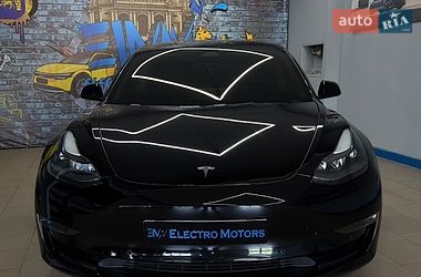 Седан Tesla Model 3 2022 в Львове