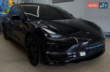Седан Tesla Model 3 2022 в Львове
