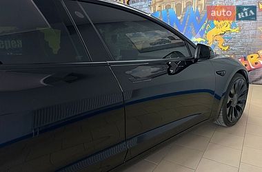 Седан Tesla Model 3 2022 в Львове