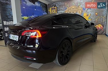 Седан Tesla Model 3 2022 в Львове
