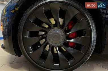 Седан Tesla Model 3 2022 в Львове