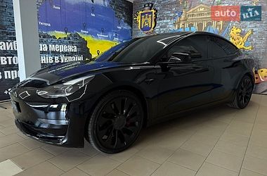 Седан Tesla Model 3 2022 в Львове