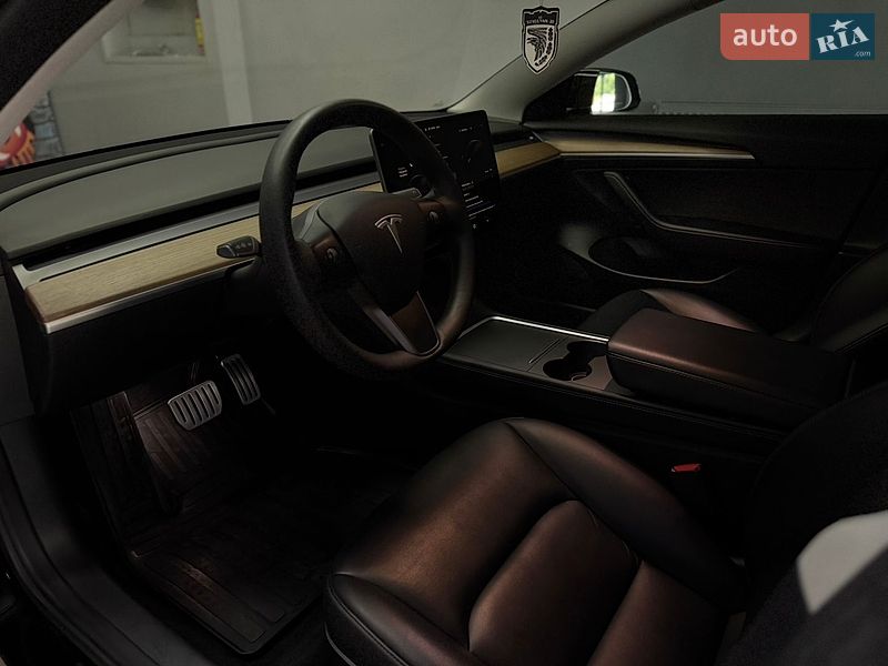 Седан Tesla Model 3 2022 в Львове