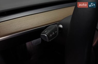 Седан Tesla Model 3 2022 в Львове