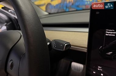 Седан Tesla Model 3 2022 в Львове